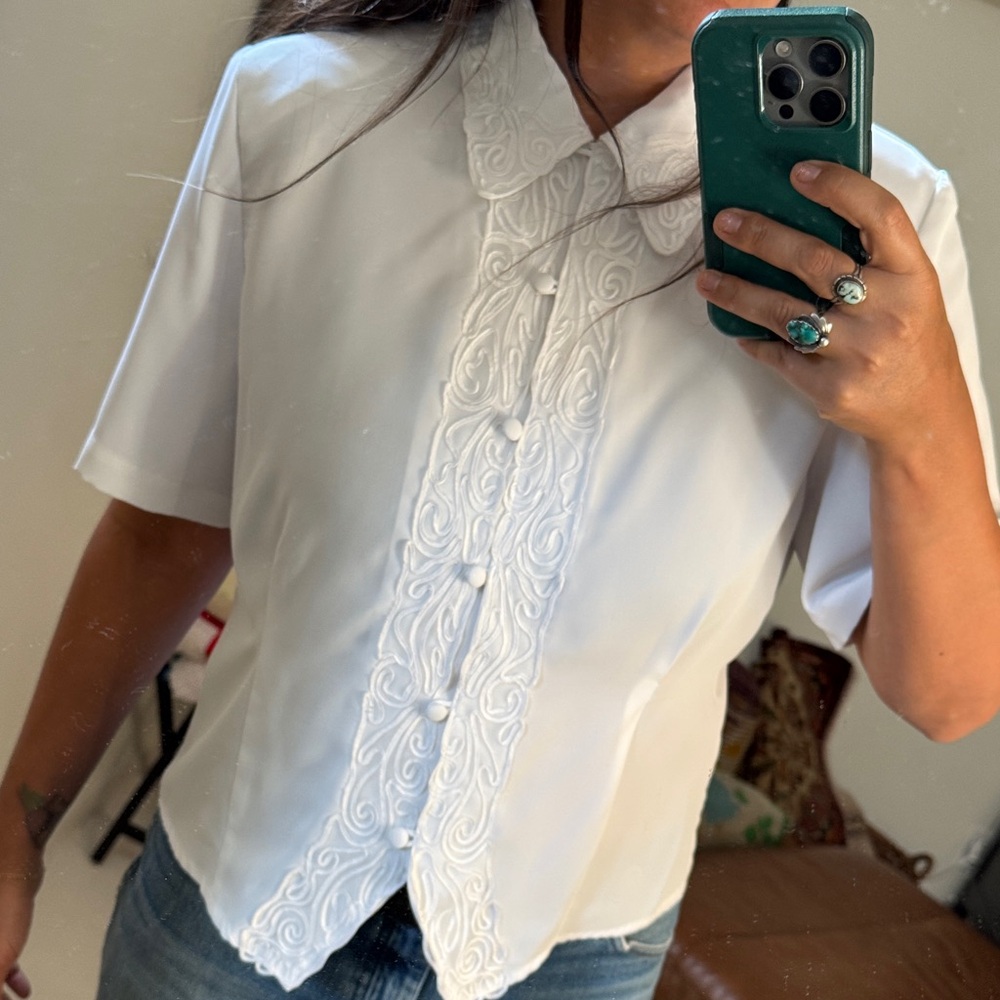 Chic White Embroidered Women's Blouse